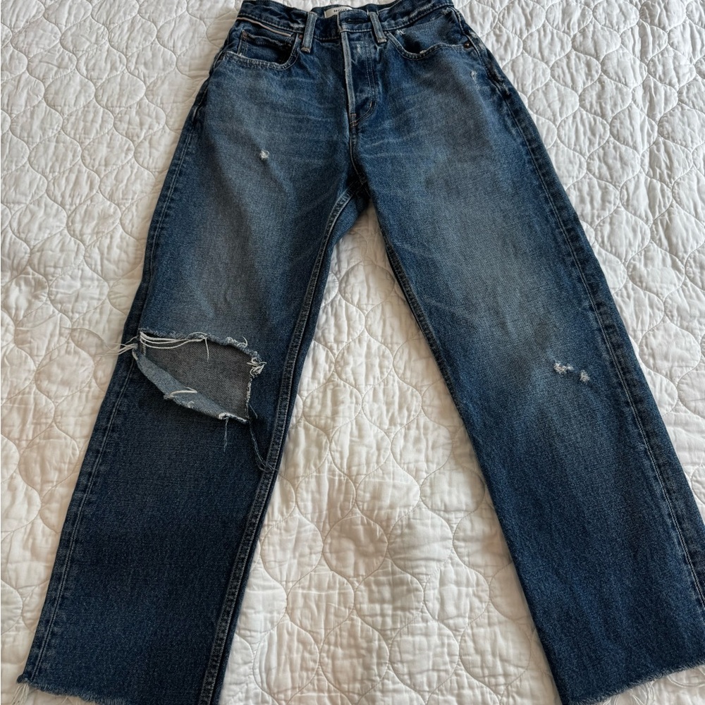 Moussy High Rise Distressed Blue Jeans (ankle)